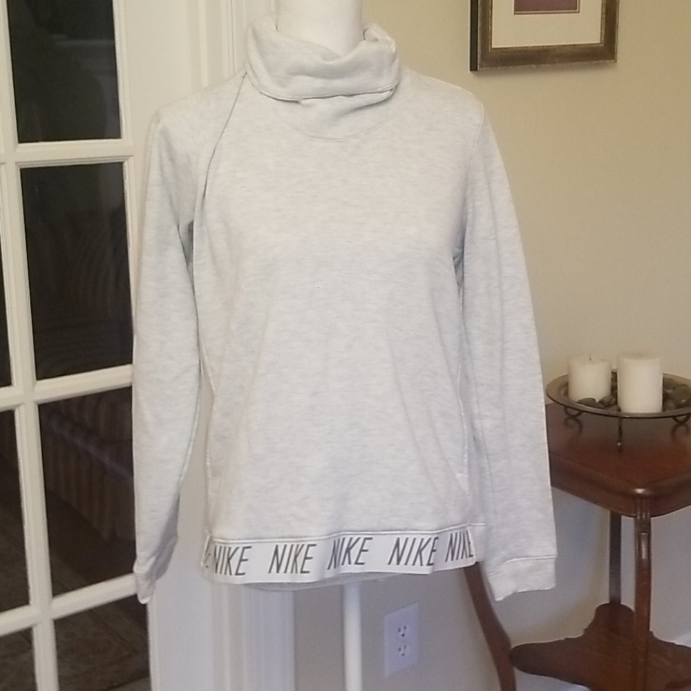 Nike Dri Fit gray pullover M